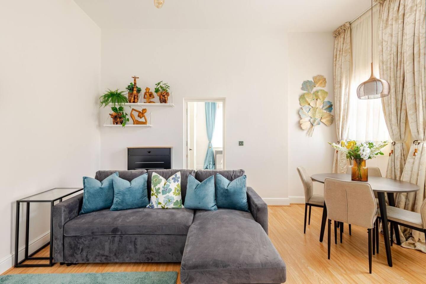 Stylish Flat In Central Location With Free Parking Swindon Exterior foto